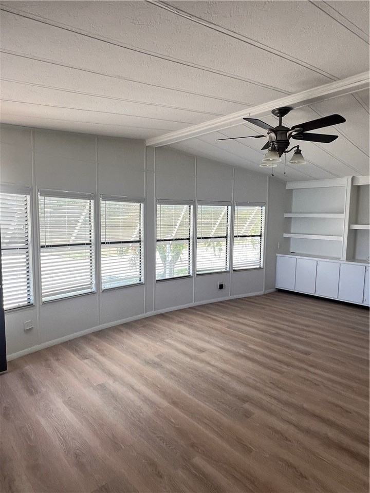 812 Oleander Cir - Photo 4 of 30