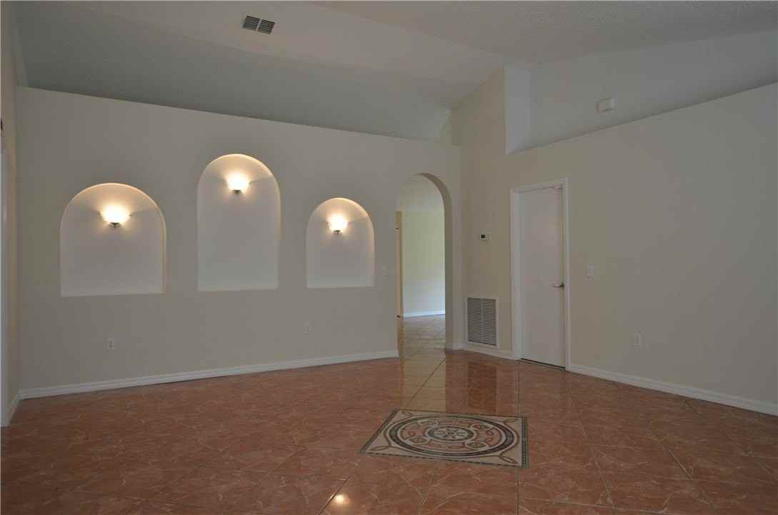 8846 104th Ave - Photo 2 of 8