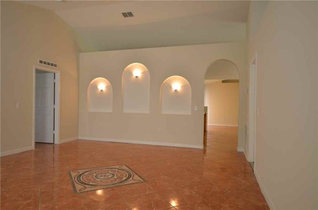 8846 104th Ave - Photo 4 of 8