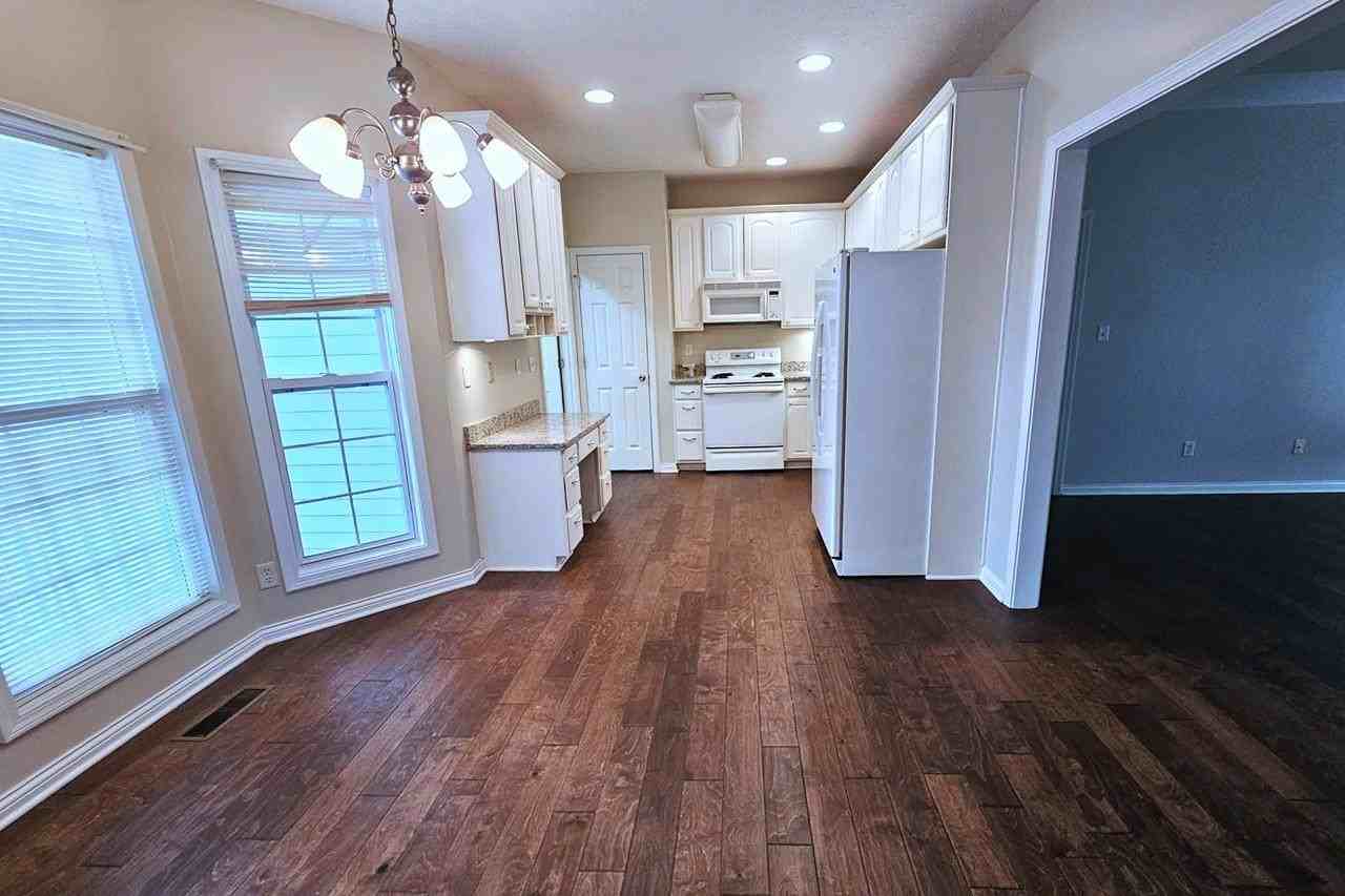 1370 Trillium Ln - Photo 4 of 7