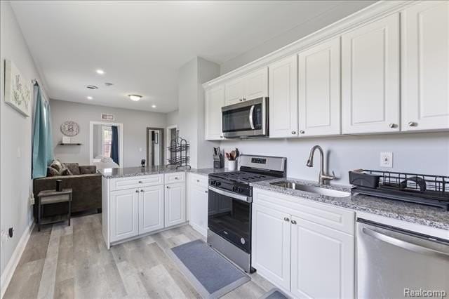 885 Clairmount St - Photo 5 of 11