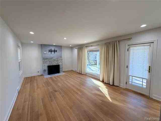 1648 Yorkshire Rd - Photo 3 of 9