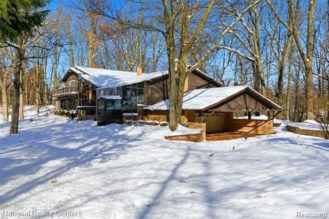 4710 Cove Rd - Photo 2 of 50