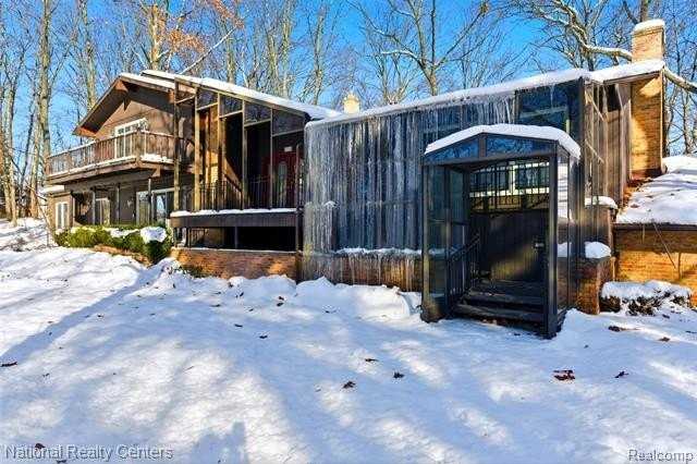 4710 Cove Rd - Photo 3 of 50