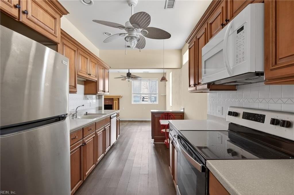 1019 Little Bay Ave - Photo 5 of 36