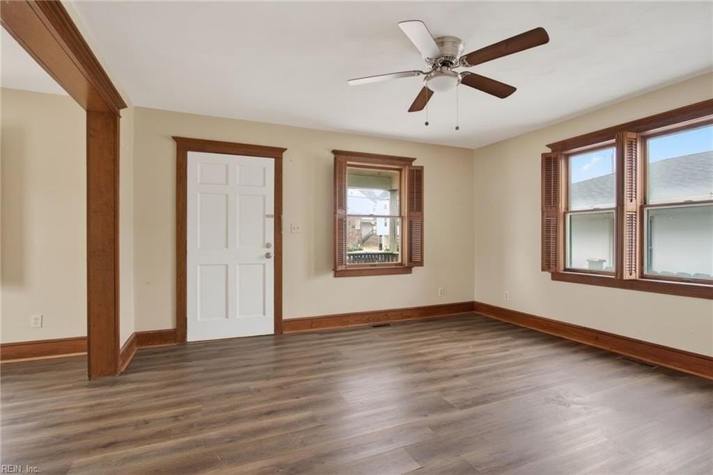 1017 Little Bay Ave - Photo 3 of 26