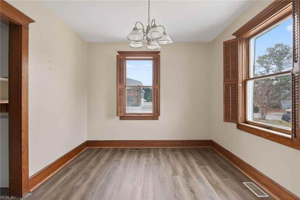 1017 Little Bay Ave - Photo 5 of 26