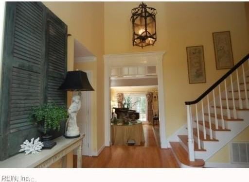 925 Windsor Rd - Photo 3 of 16