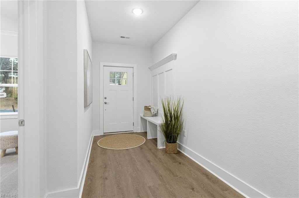 2921 Pretty Lake Ave - Photo 5 of 26