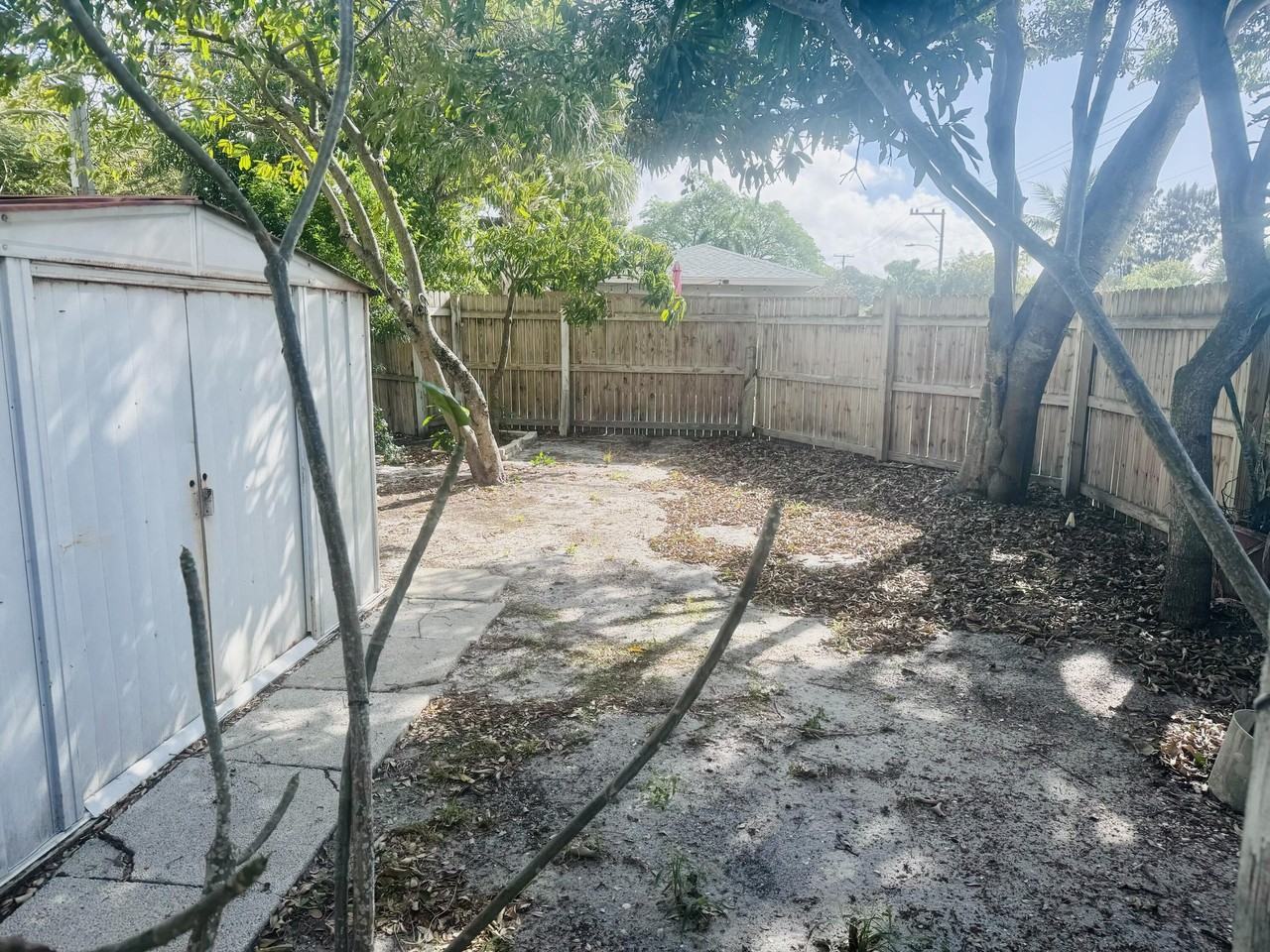 602 N D St - Photo 4 of 6