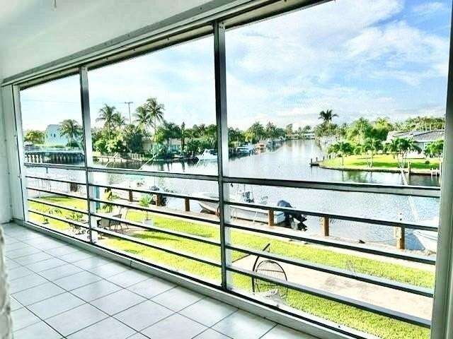 1004 Pine Dr Apt 204 - Photo 4 of 28