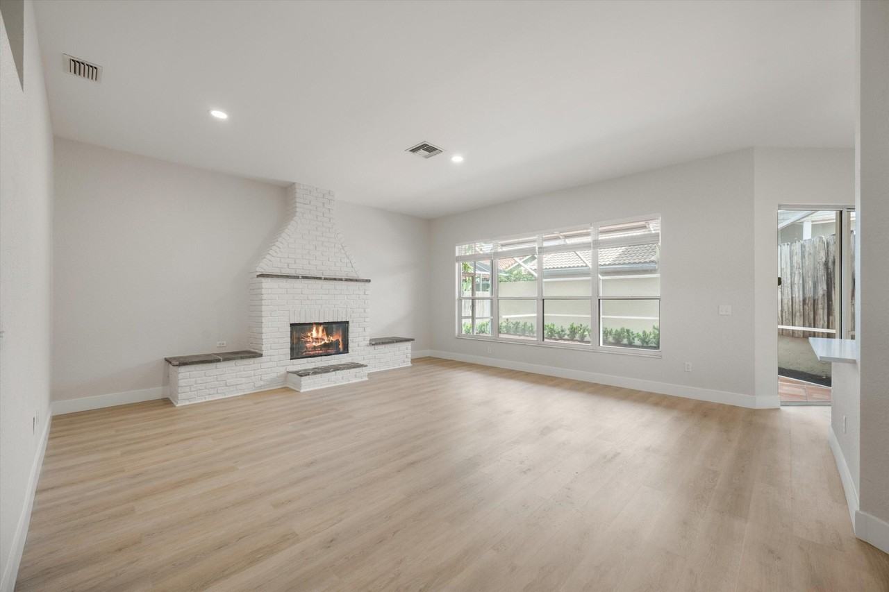 1170 Aviary Rd - Photo 3 of 20