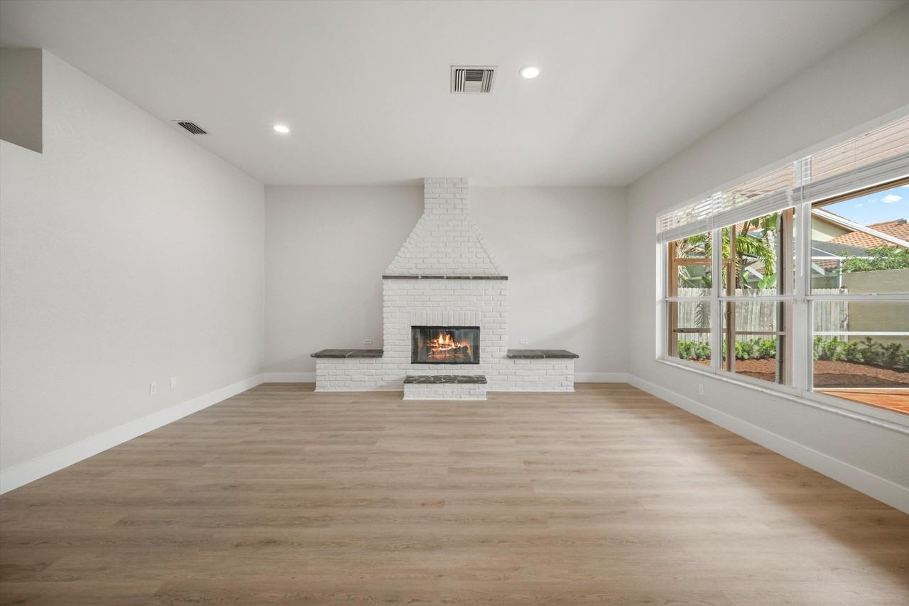 1170 Aviary Rd - Photo 4 of 20