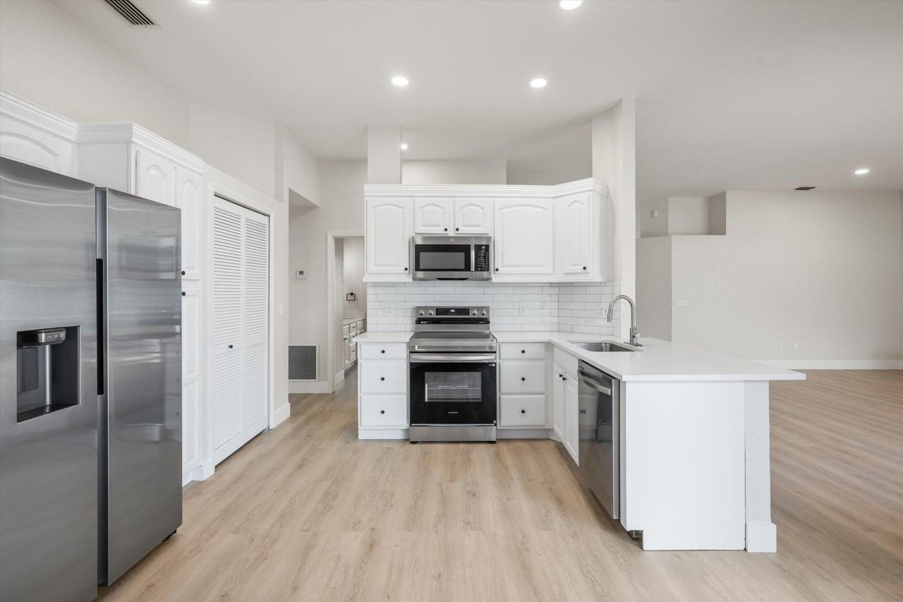 1170 Aviary Rd - Photo 7 of 20