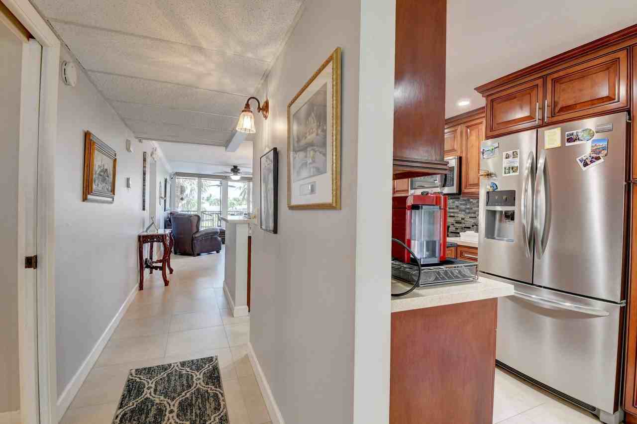 19 Royal Palm Way Unit 205 - Photo 3 of 41