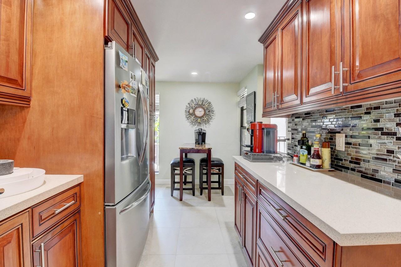 19 Royal Palm Way Unit 205 - Photo 6 of 41