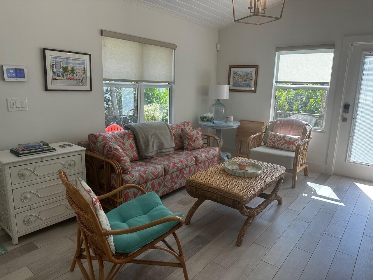 323 Ne 7th Ave Apt B - Photo 2 of 16