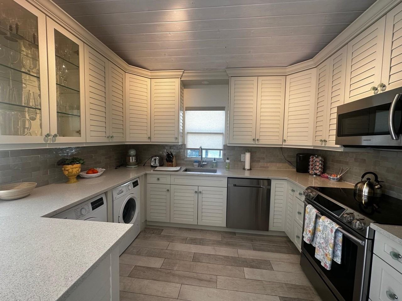 323 Ne 7th Ave Apt B - Photo 5 of 16