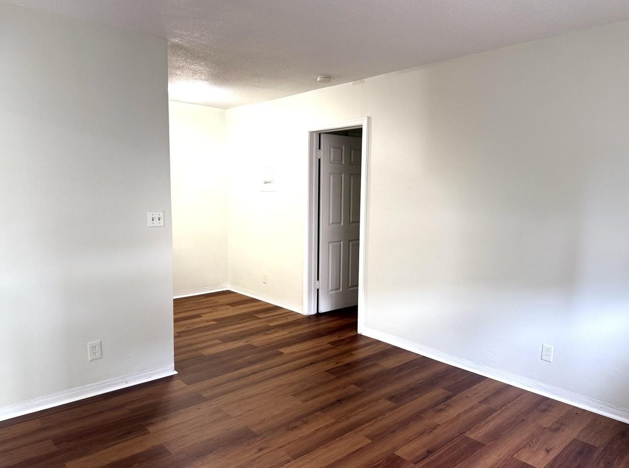 317 N 61st Ter Apt 6 - Photo 4 of 11