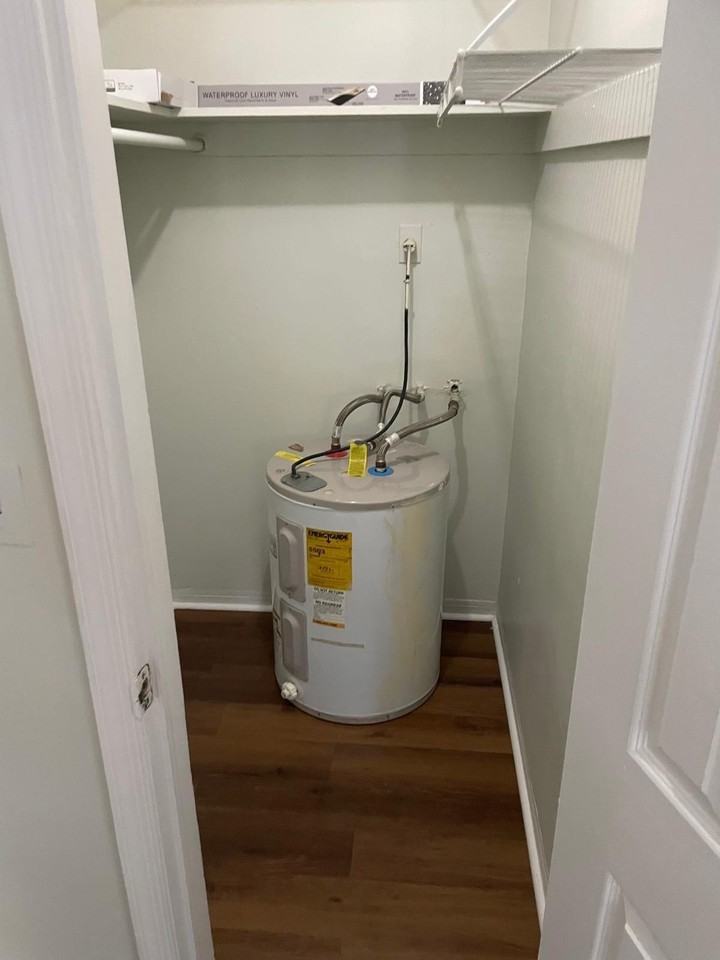 317 N 61st Ter Apt 6 - Photo 7 of 11