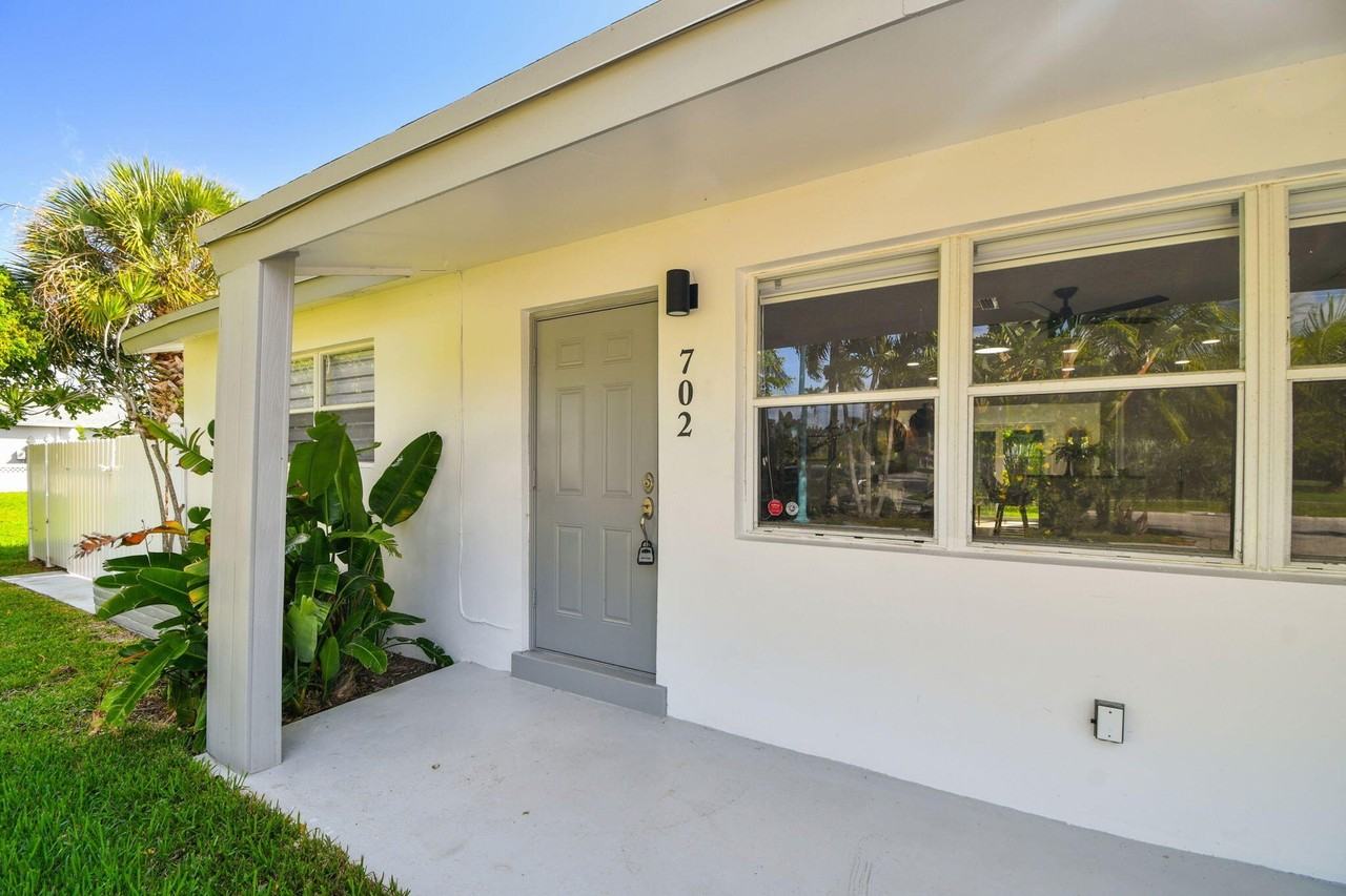 702 Ne 10th Ave - Photo 4 of 44