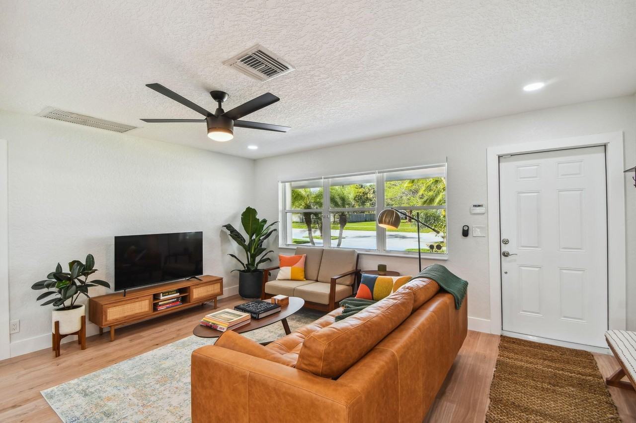 702 Ne 10th Ave - Photo 5 of 44