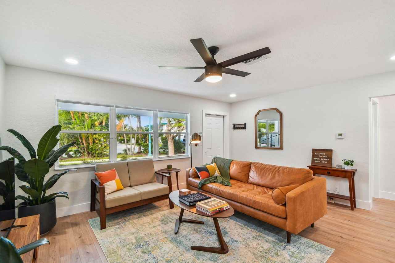 702 Ne 10th Ave - Photo 7 of 44