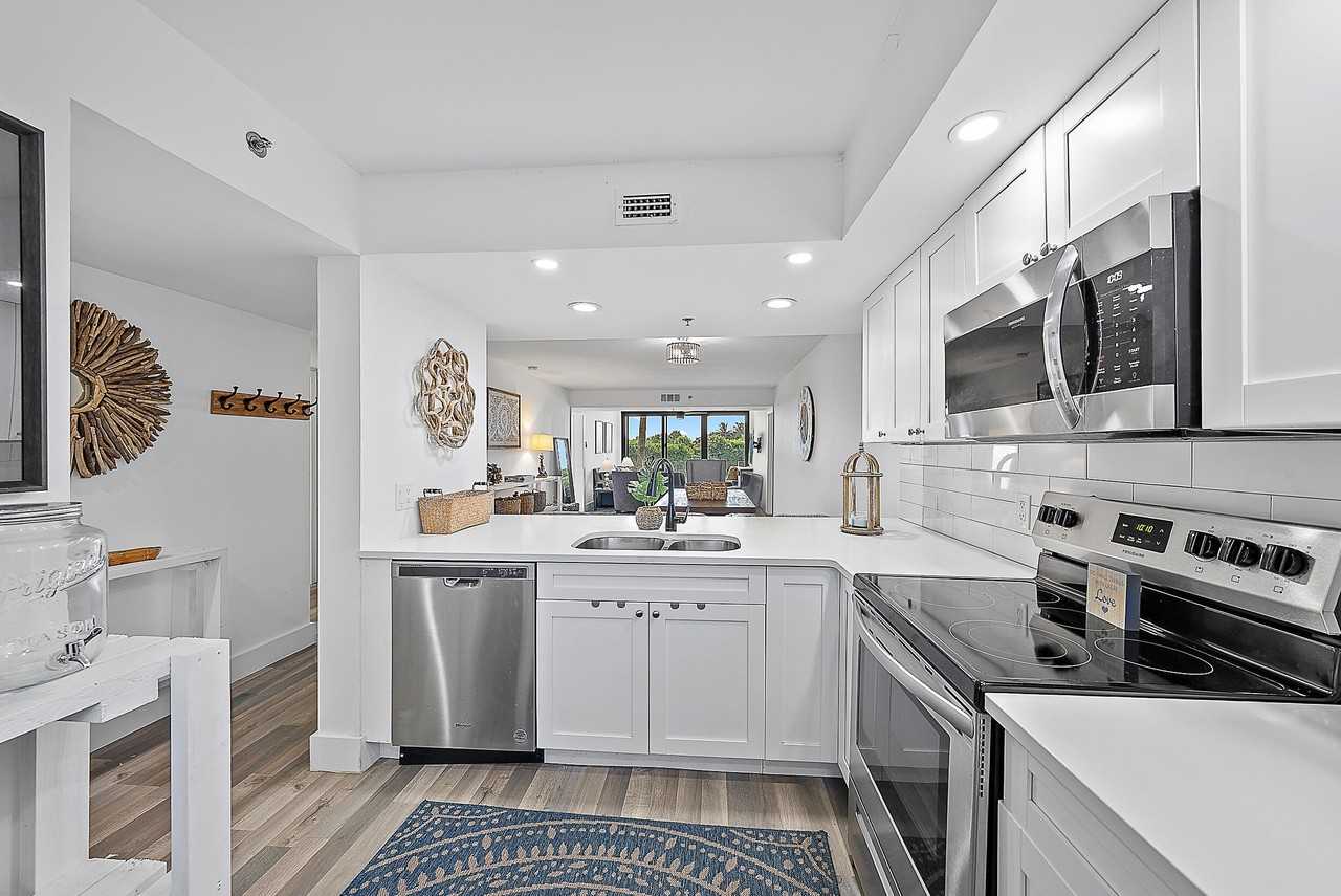 101 S Seas Dr Apt 105 - Photo 5 of 28