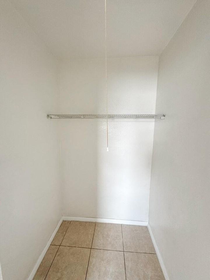 1010 9th St - Photo 6 of 13