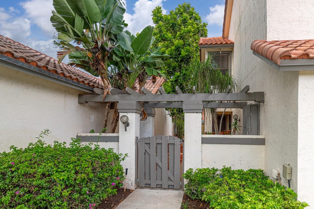 5529 Ilford Ct - Photo 2 of 22