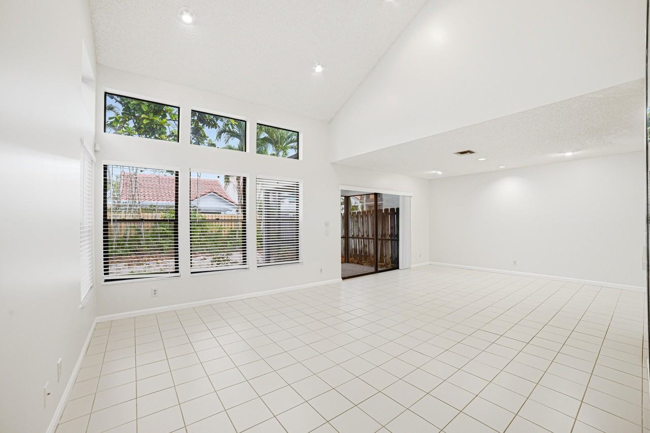 5529 Ilford Ct - Photo 4 of 22