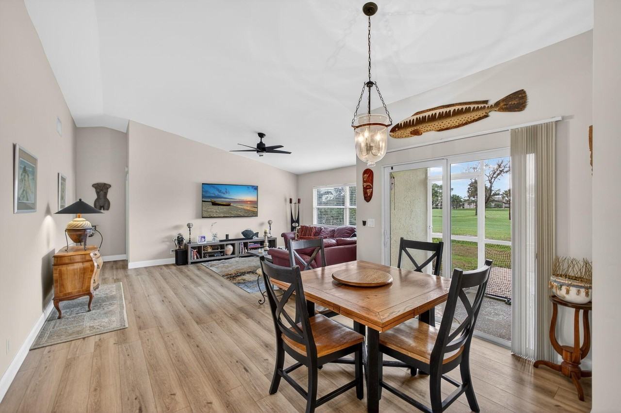 18221 Se Fairview Cir - Photo 6 of 50