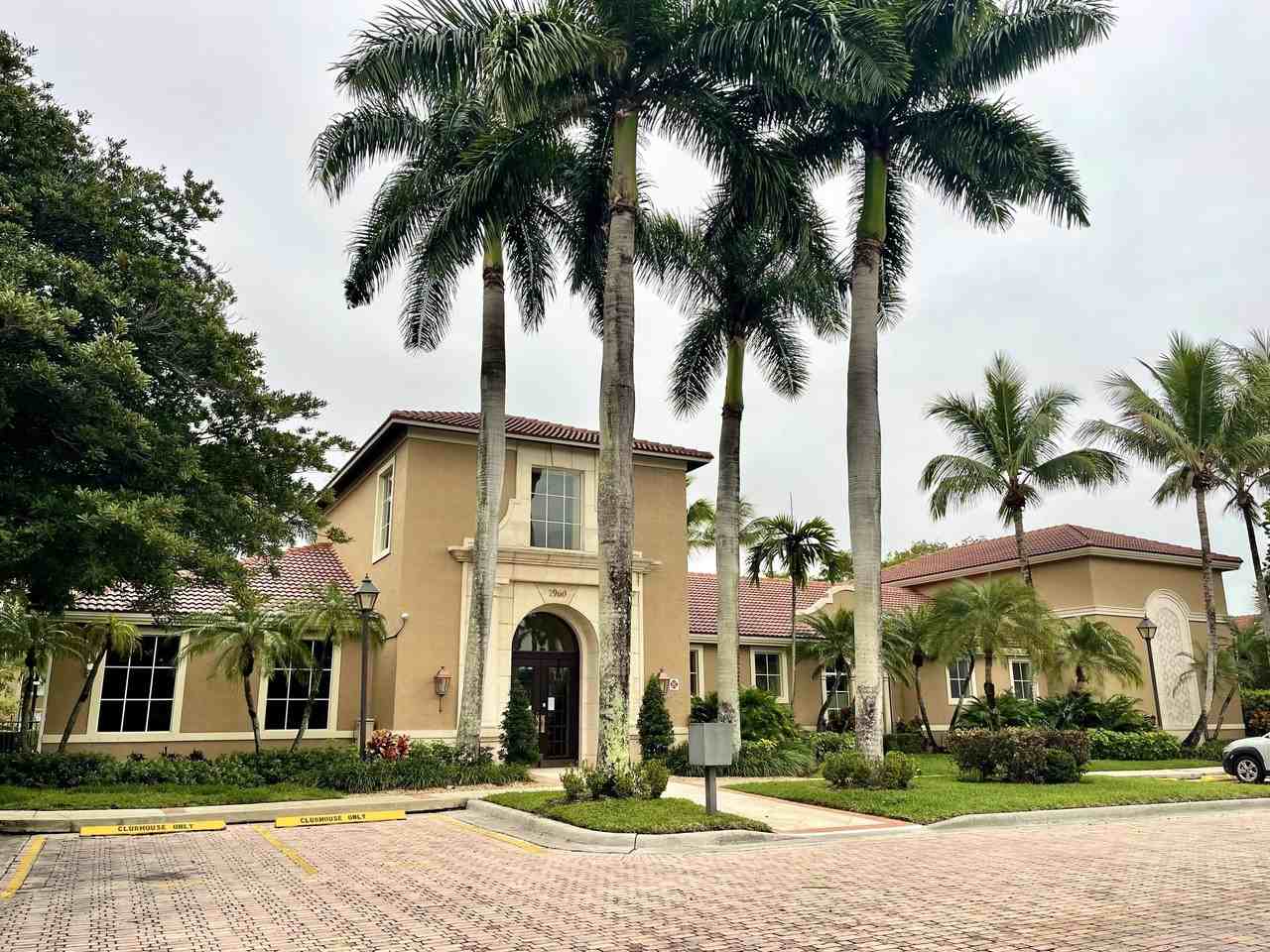 8010 N Nob Hill Rd Apt 106 - Photo 3 of 26