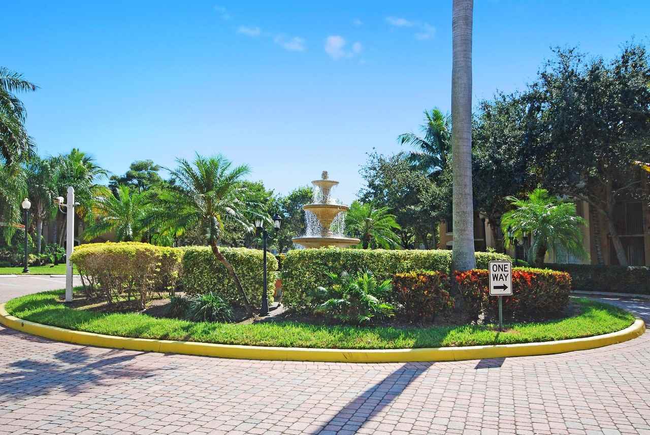 4180 San Marino Blvd Apt 301 - Photo 2 of 15