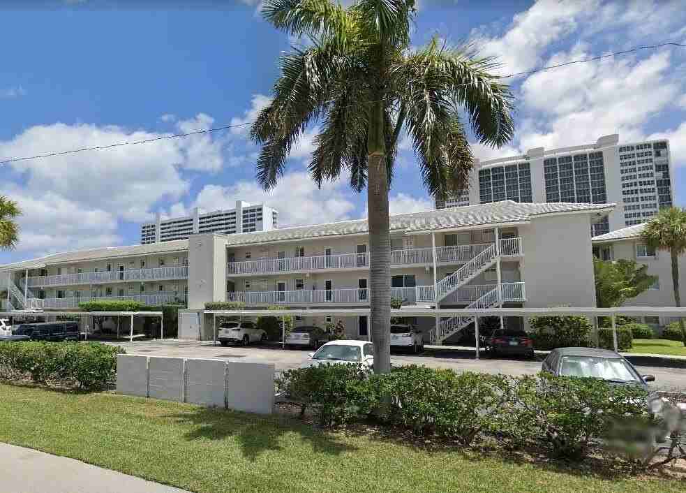 2730 Banyan Rd Apt 1 - Photo 3 of 26