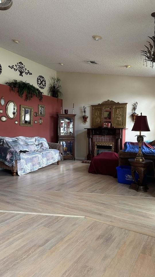 112 Princess Ct - Photo 4 of 24