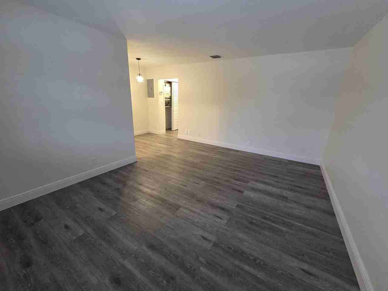 1810 Ne 56th St Apt 5 - Photo 3 of 16