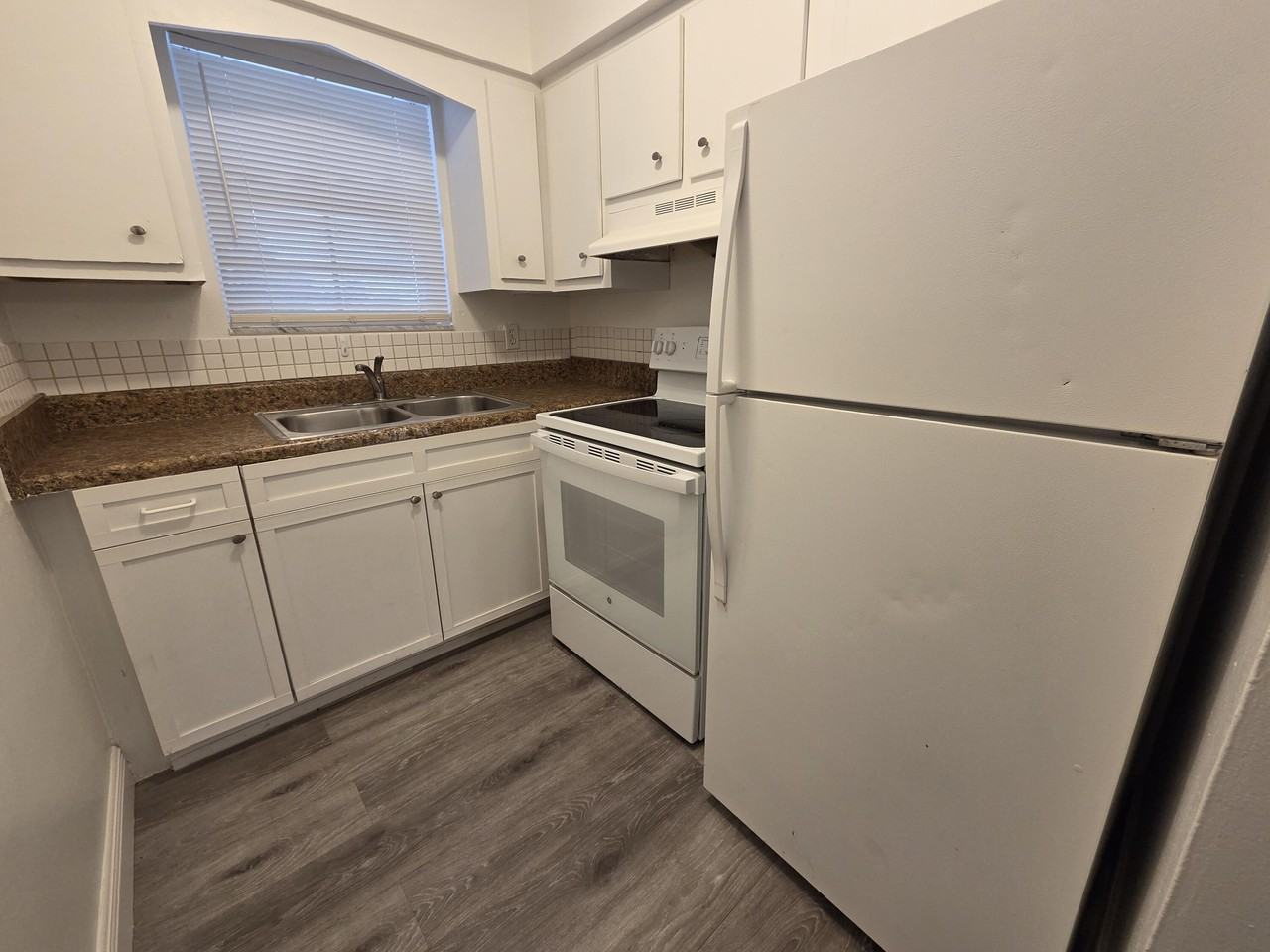1810 Ne 56th St Apt 5 - Photo 4 of 16