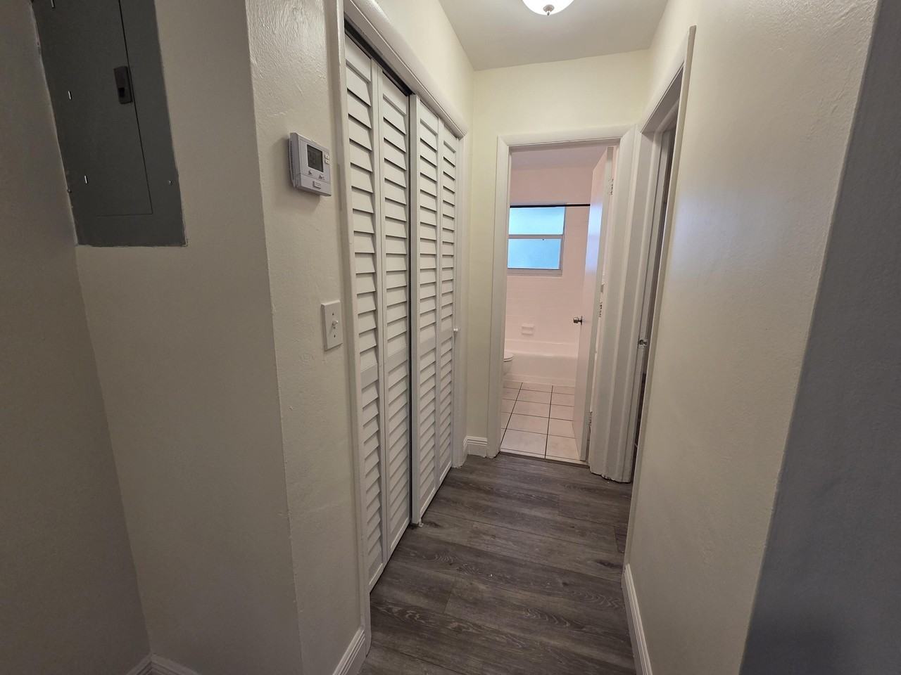 1810 Ne 56th St Apt 5 - Photo 6 of 16