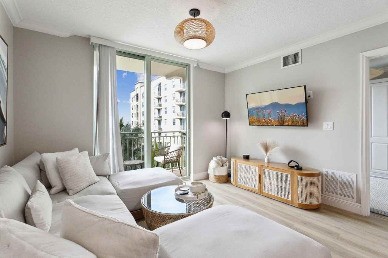 610 Clematis St Apt 515 - Photo 2 of 27