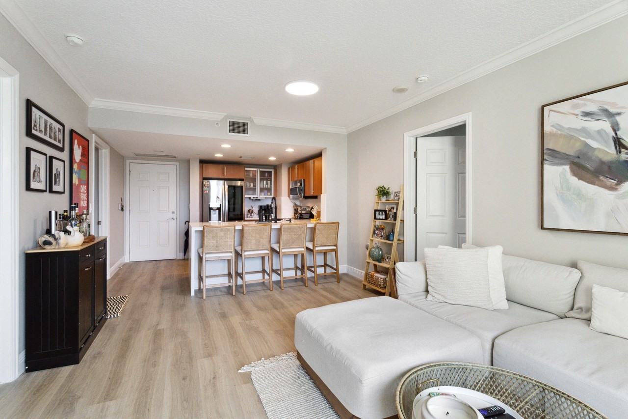 610 Clematis St Apt 515 - Photo 3 of 27