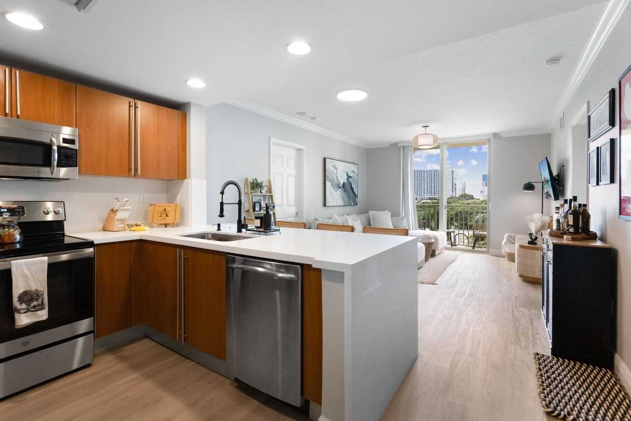 610 Clematis St Apt 515 - Photo 7 of 27