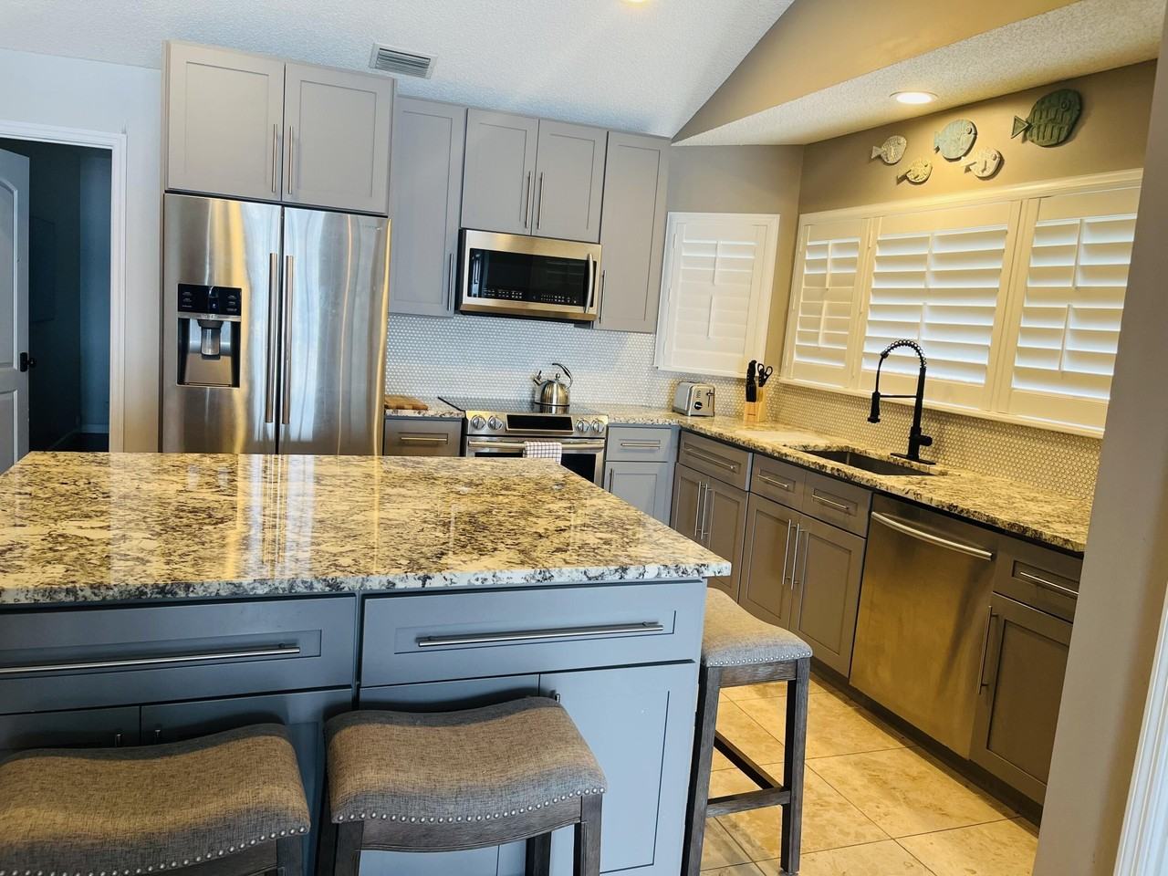 621 Ocean Dunes Cir - Photo 3 of 23