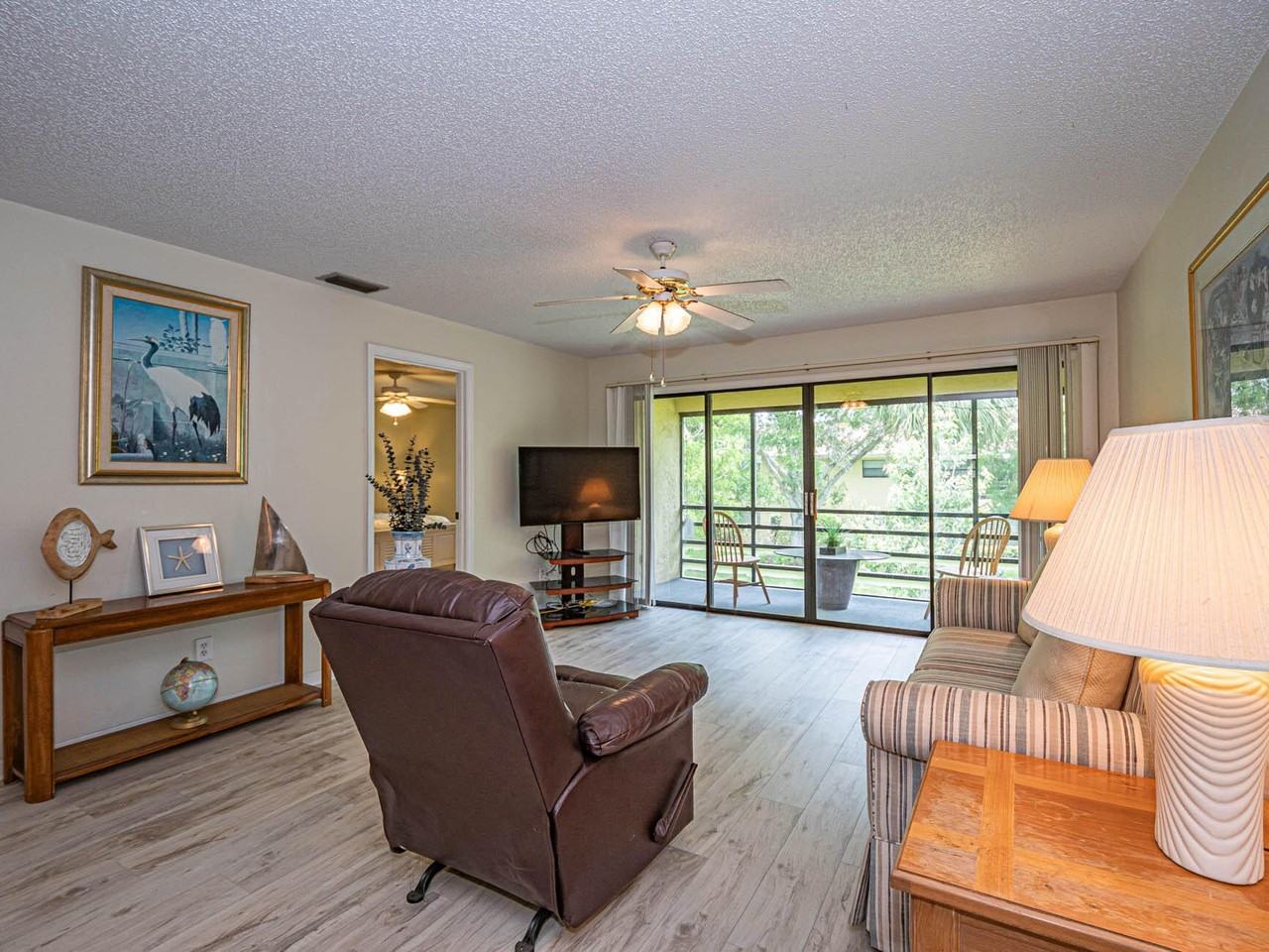 400 18th St Apt F7 - Photo 6 of 30