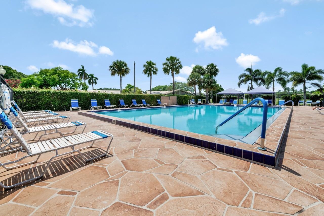 275 Murcia Dr Apt 304 - Photo 3 of 29