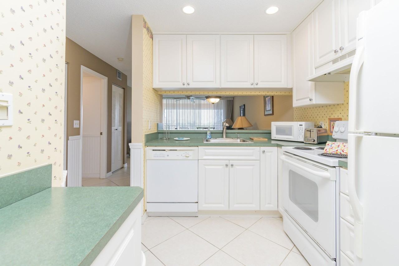 353 S Us Highway 1 Apt F407 - Photo 4 of 30