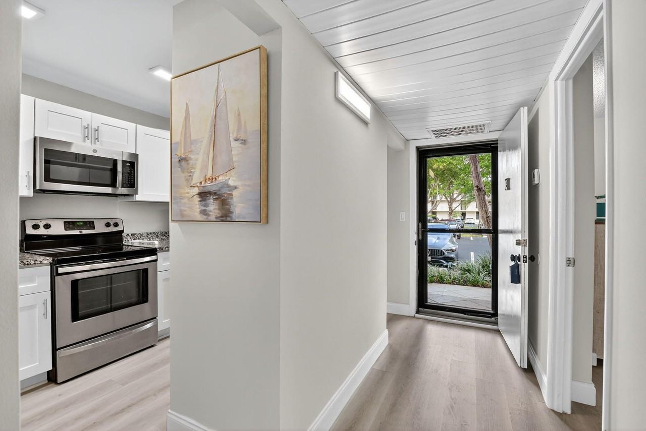 8 Royal Palm Way Unit 107 - Photo 5 of 50