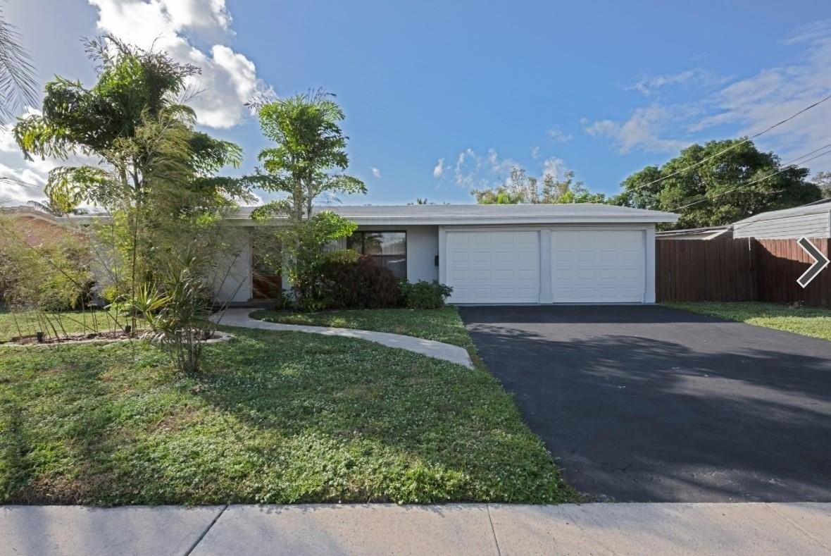 1311 Sw 56th Ave - Photo 2 of 31