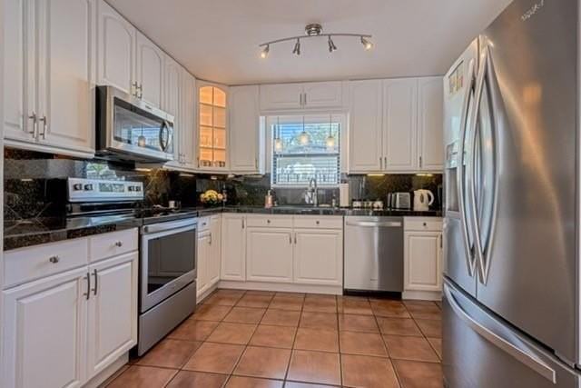 1311 Sw 56th Ave - Photo 4 of 31