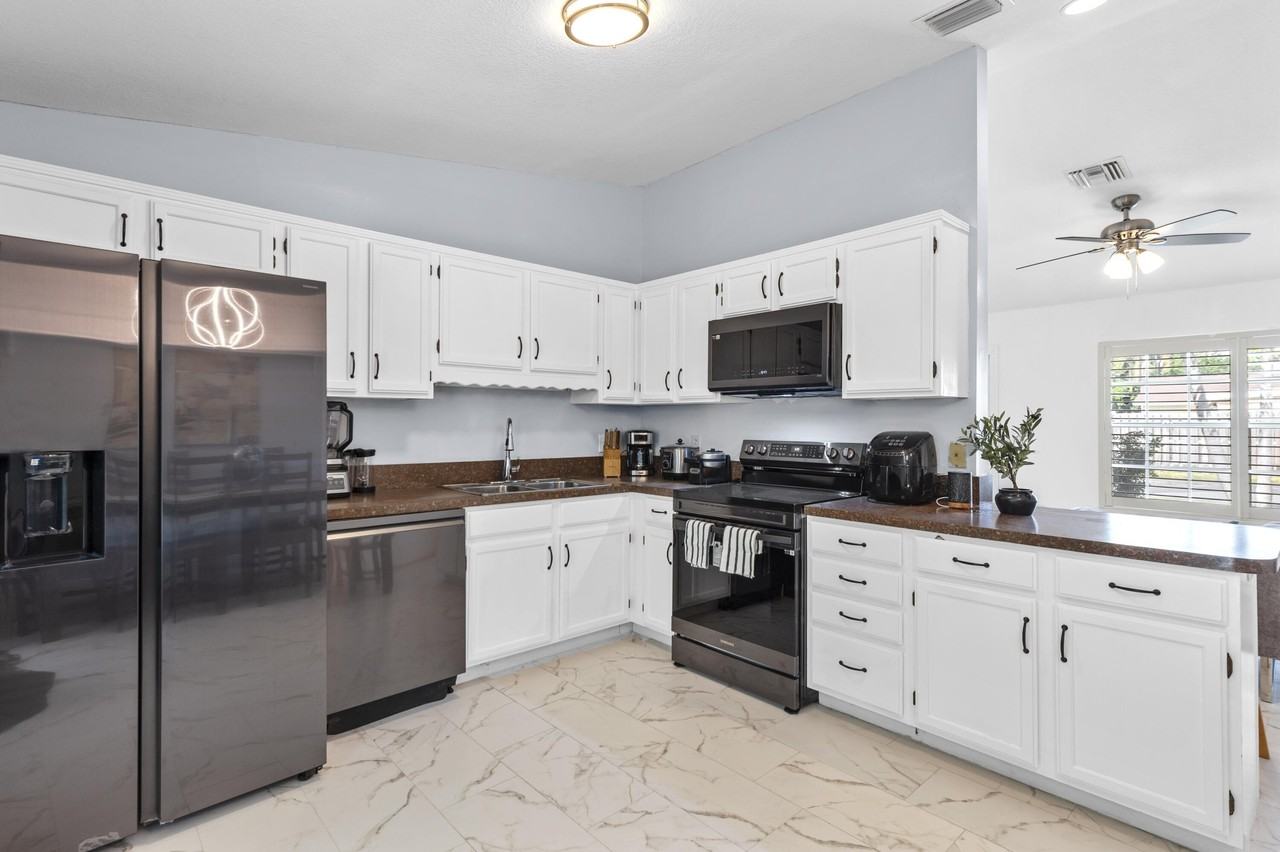 812 Nw 6th Ave - Photo 3 of 26